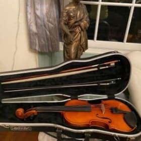 Eastman String ¾ Violin, Bows, & Case item