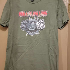 Size large Gildan military green tshirt item