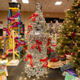 Tree 25-027 - "Disco DJ Christmas" item