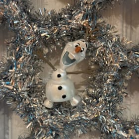 Olaf Frozen Wreath 22inch item