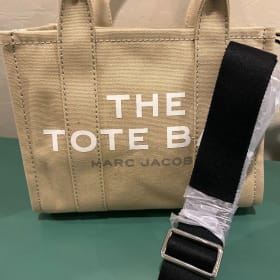 MARC JACOBS CANVAS SMALL TOTE item