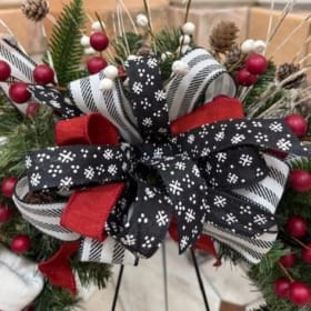 Mitten Magic Wreath: Bryan Community Fund item