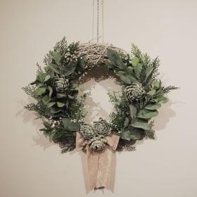 Round Seasonal Green Wreath - W1 item