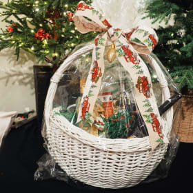 Ultimate Wine Gift Basket – D23A item