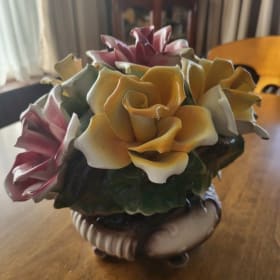 Used Vintage Italian Porcelain Capidemondo Roses Centerpiece item