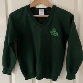 V-neck Sweatshirt w/logo s.24" item