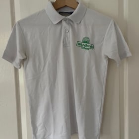 White SS polo shirt w/logo s.24" item