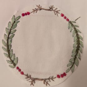 Couronne de Noël (broderie sur toile) item