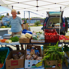 George’s Produce Fruit/Veggie Box item
