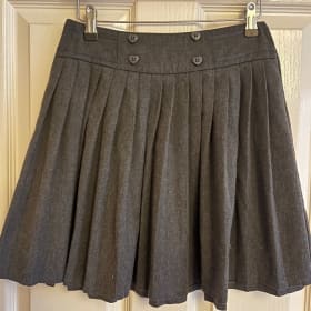 Grey pleated school skirt s.10 years item