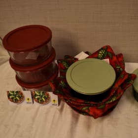 #25 - Medium Microwave Bowl Holder, Containers, & $50 CPK GC item