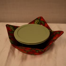 #25 - Medium Microwave Bowl Holder, Containers, & $50 CPK GC item
