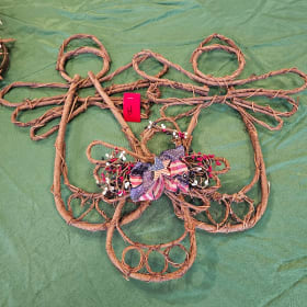 H Three Grapevine Angels item