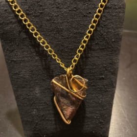 Copper colored Necklace item