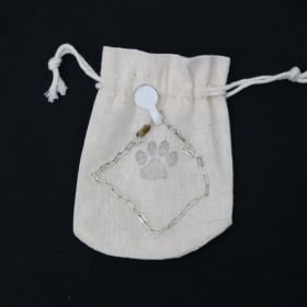 Silver chain bracelet item