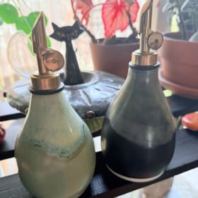 Oil dispenser (left in image) item