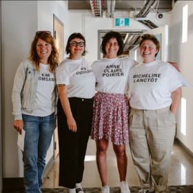 T-shirt Girls on tops - Anne Claire Poirier-M item