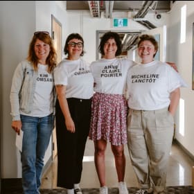 T-shirt Girls on tops - Micheline Lanctôt-M item