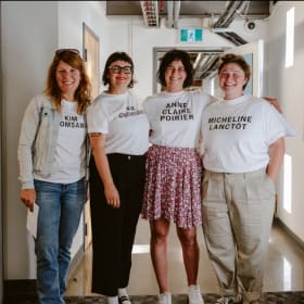 T-shirt Girls on tops - Kim O'Bomsawin-L item
