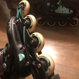 30$ - Patins à roues alignés ajustables pour enfant item