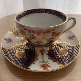 15$ - Lot de 3 tasses et soucoupes décorative item