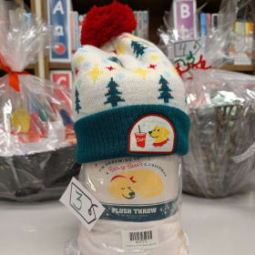 #3 Raising Canes Winter Throw Blanket & Hat item