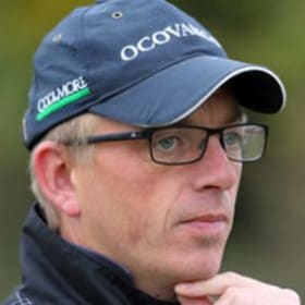 A morning on the gallops with Warren Greatrex item