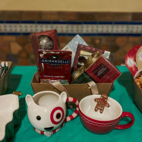 Hot Cocoa Basket item