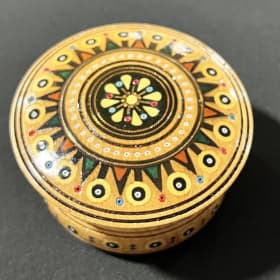 Hand-made Ukrainian inlaid rachva item