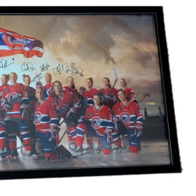 Les Canadiennes Signed Framed Team Photo - Epic! item
