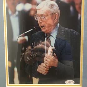 John Wooden Authenticated Signature Display – Framed item