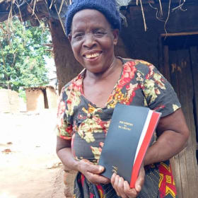 Adult Native Language Bible item