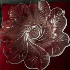 Petal Glass Bowl item