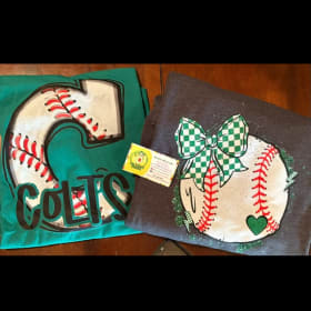 T-Shirt and Sweatshirt Combo item