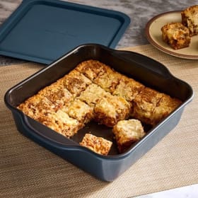 101216 - 8'' (20-cm) Brilliance Nonstick Square Pan With Lid item