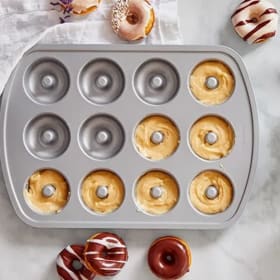 100019 - Donut Pan item
