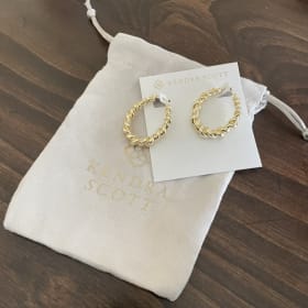 Kendra Scott Earrings item