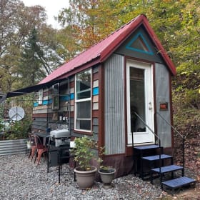 3 night weekend for 2 in the Bumbleshack tiny house! item