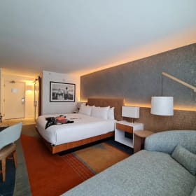 One 킹 베드 (1차 등록) item