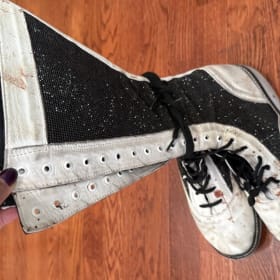 Willow Nightingale's Ring-Worn Boots from BLOOD & GUTS item