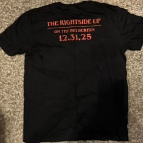 STRANGER THINGS SEASON 5 FINALE IN THEATERS T SHIRT SIZE XL item