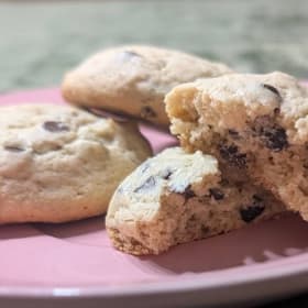 Chocolate Chip Cookie (1) item