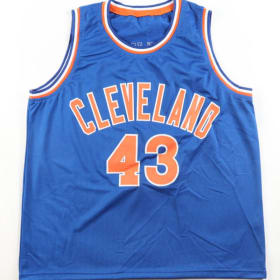 Brad Daugherty Autographed Jersey item