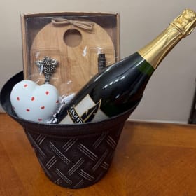 Gift Basket: Wine, Cheese Board & Heart - Early Bird item
