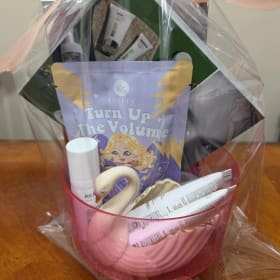 Gift Basket: Skin Care Swan - Early Bird item