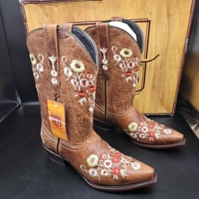 NEW - Soto Cowgirl Boots - Women's Size 8.5 item