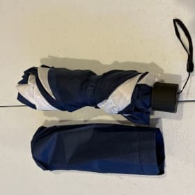 Penn State Libraries Folding Umbrella item
