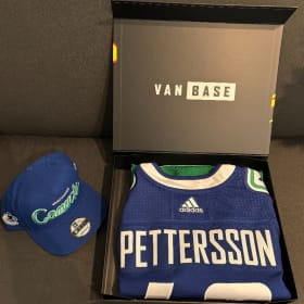 Pettersson Jersey and Hat item