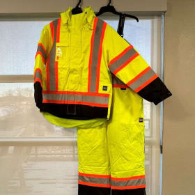 Insulated Men's Bib item