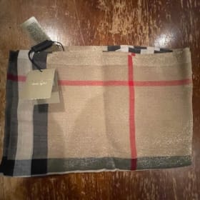 Burberry Scarf item